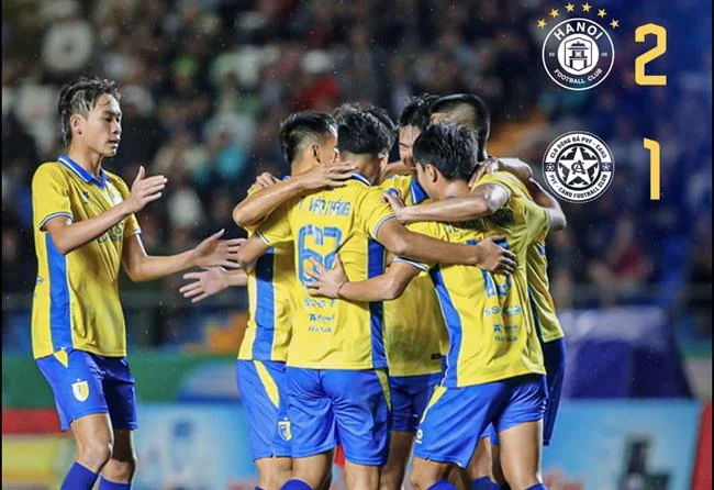 Hình ảnh biểu tượng bảo vệ trẻ vị thành niên, với khóa và lá chắn